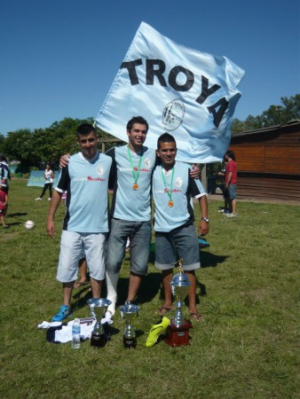 Los delanteros del equipo: Rodo, Rocha y Maty